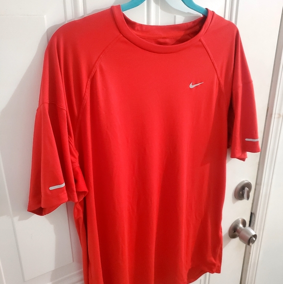 Nike Dri-Fit T-Shirt - Picture 2 of 6